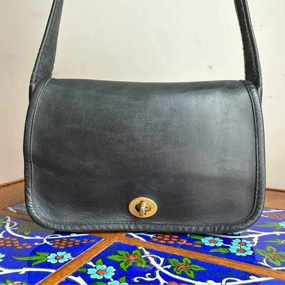 *RARE* Coach Sling Bag #9710 Black Leather NYC Vintage 1985 Turnlock Flap Bag - Picture 3 of 16